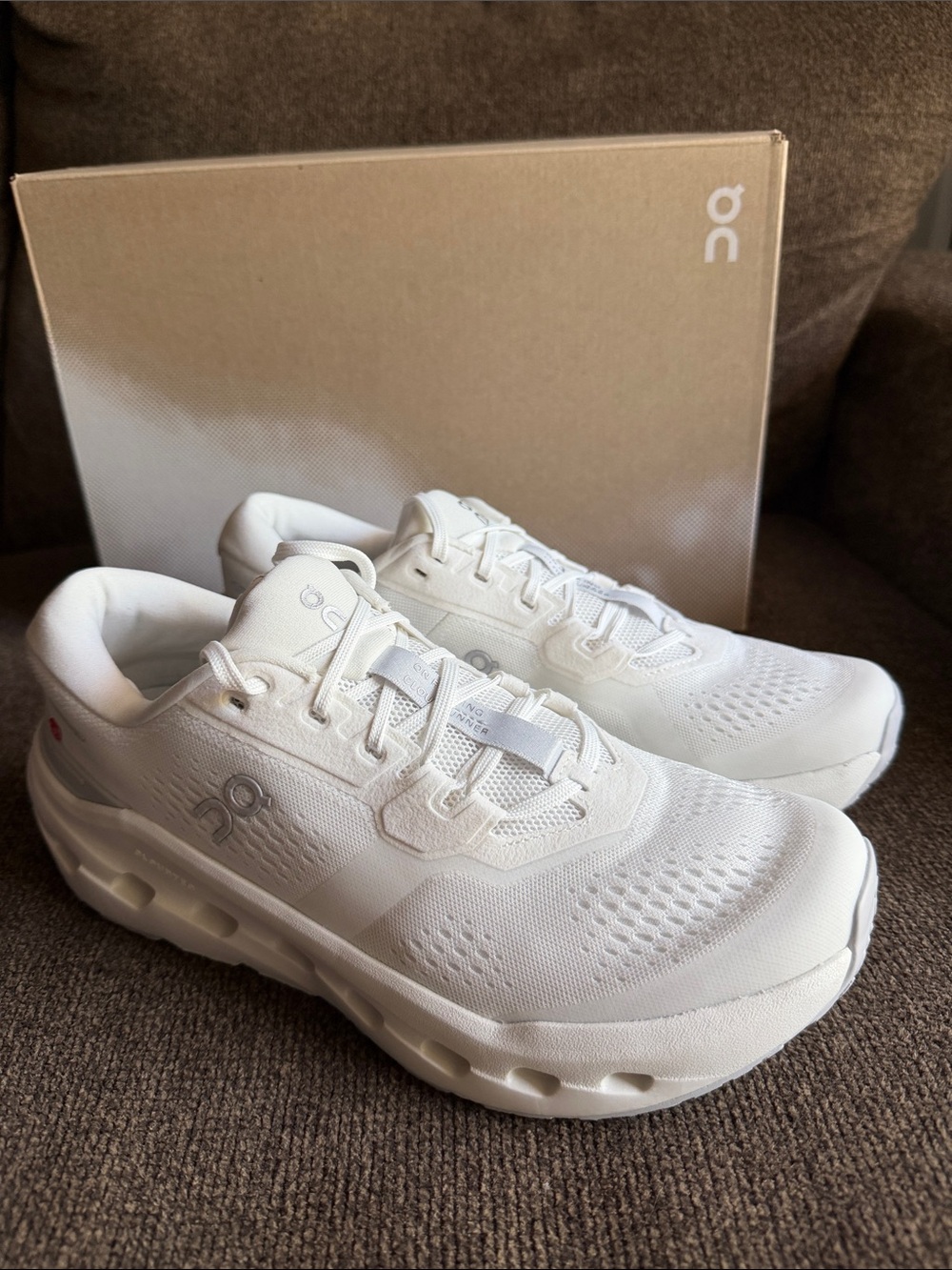 ON Running Cloudrunner 3